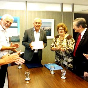 Liga Álvaro Bahia homenageia Paulo Souto